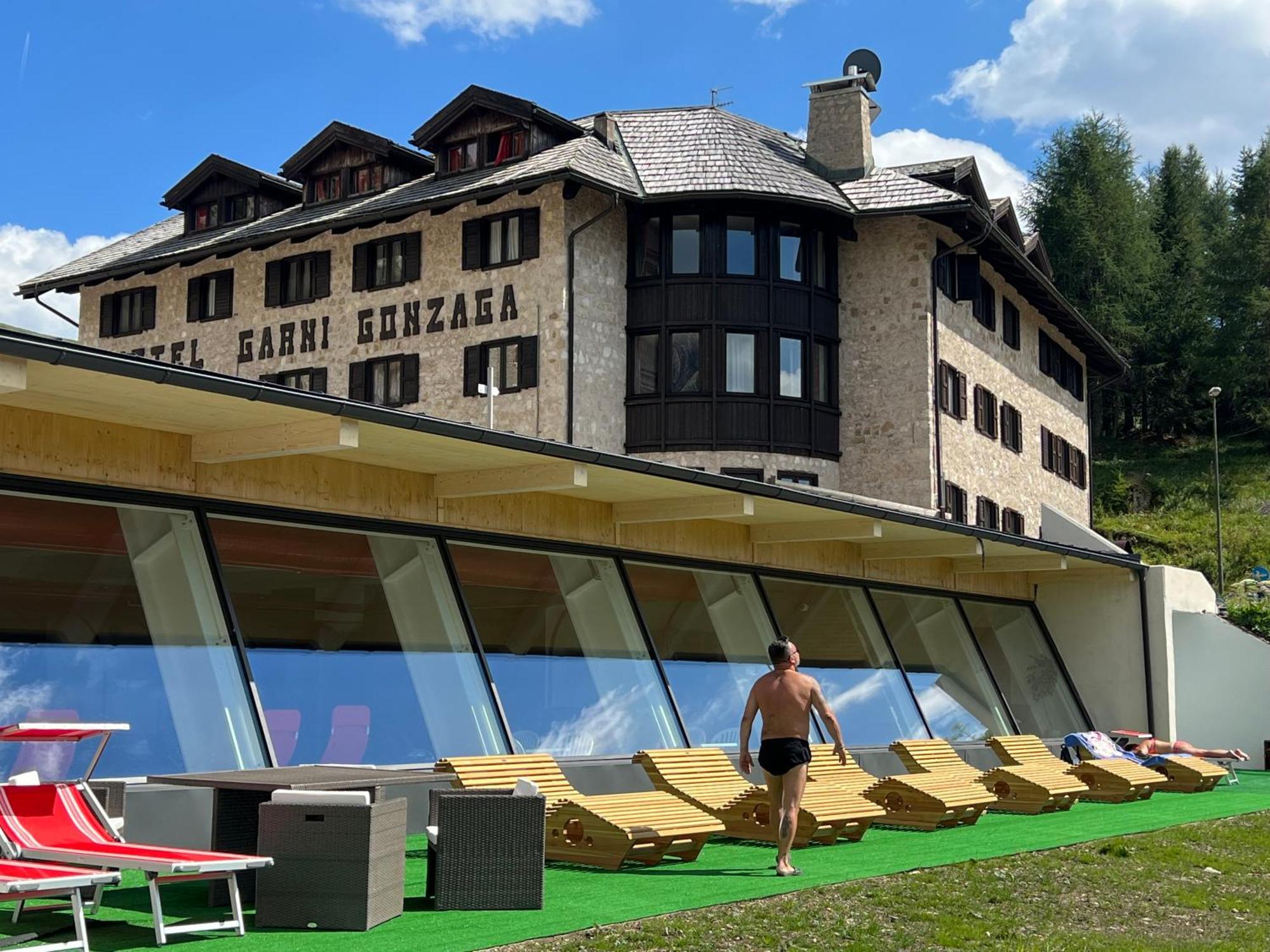 Hotel Garni Gonzaga Canazei Zewnętrze zdjęcie