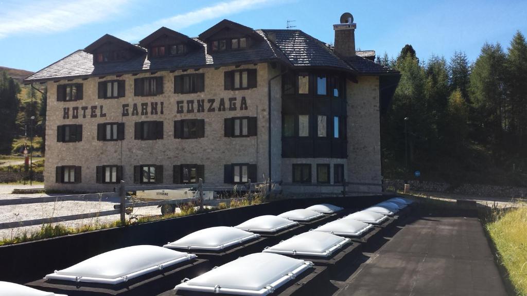 Hotel Garni Gonzaga Canazei Zewnętrze zdjęcie